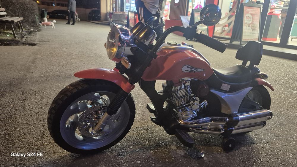 Motocicleta electrica  3 -7 ani