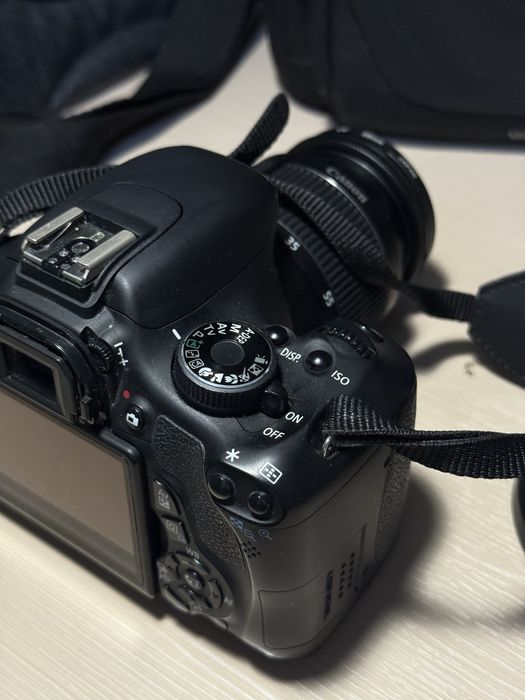 CANON EOS 600D, два объектива