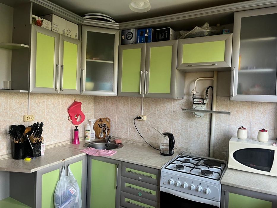 Продаю квартиру на Строителей 1