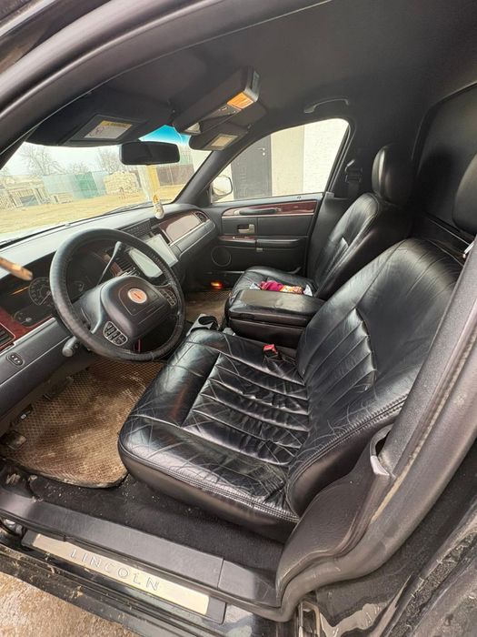 Lincoln Town Car продам или обмен