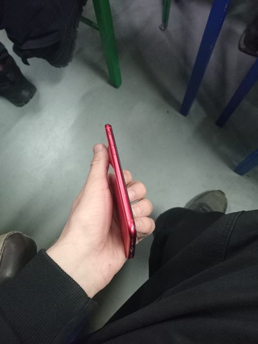 iPhone SE(2020) 64 GB 100%