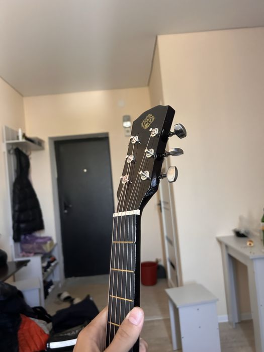 Гитара , новый с чехолом келісім бар