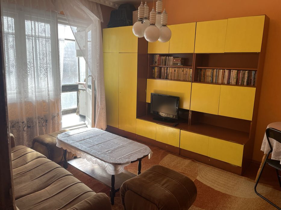 Дава се под наем Тристаен апартамент в Плевен, Идеален център - 70 кв.м за 255 € - Снимка #3