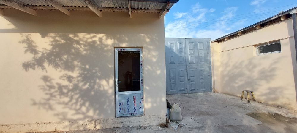 Здание сотилади шахарда