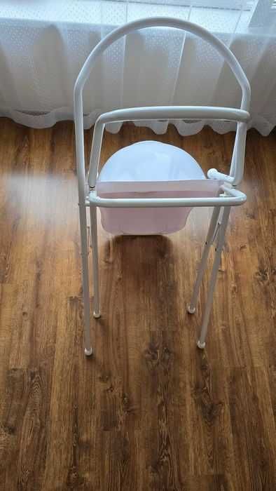 Бебешка вана с метална стойка