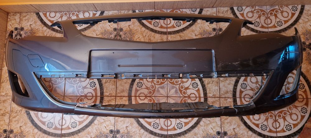 Предна броня Opel Astra J 2009-2013 г.