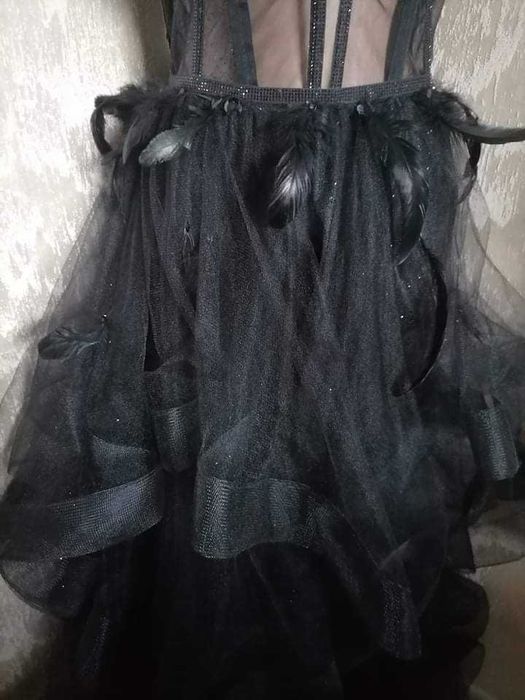 Бутикова бална рокля с пера Л /ХЛ размер