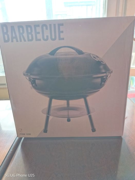 Ново барбекю в оригинална кутия.