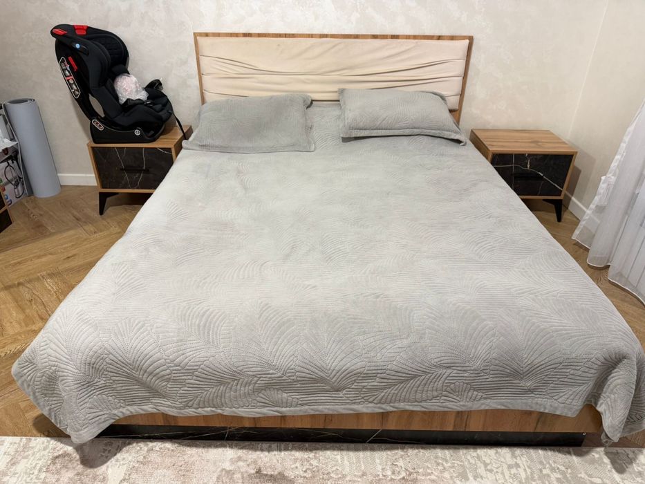 Спальный гарнитур