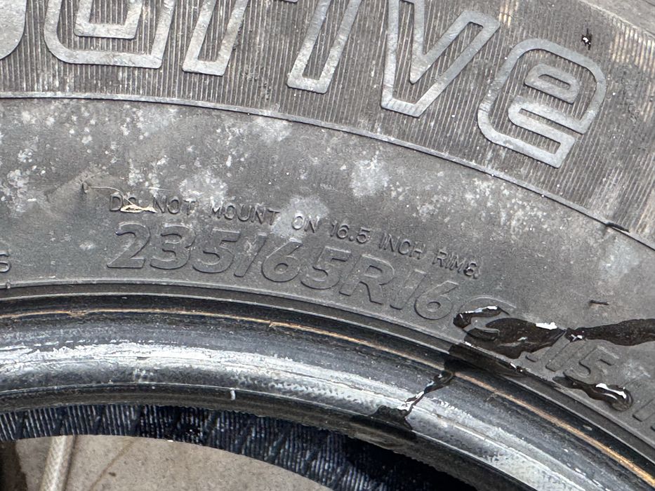 235/65/R16C Dunlop Econodrive 2бр летни бус dot4320