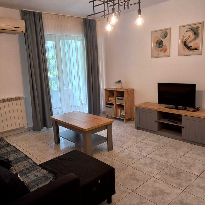 Inchiriez 2 camere ultracentral