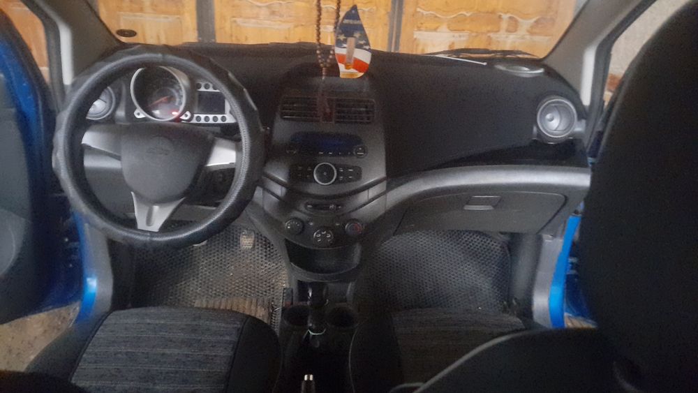 Spark sotiladi srochno