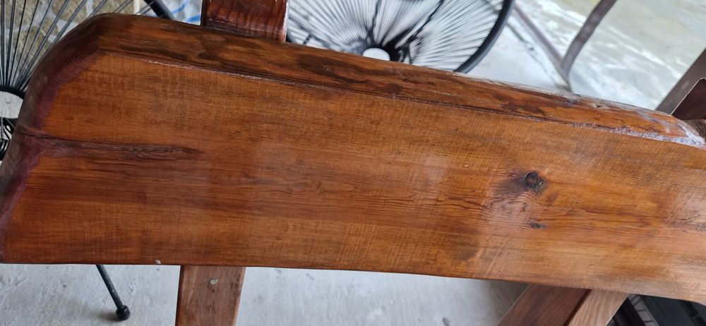 Маса с пейки от масивно дърво