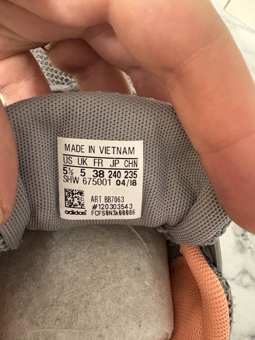 Дамски оригинални маратонки Adidas