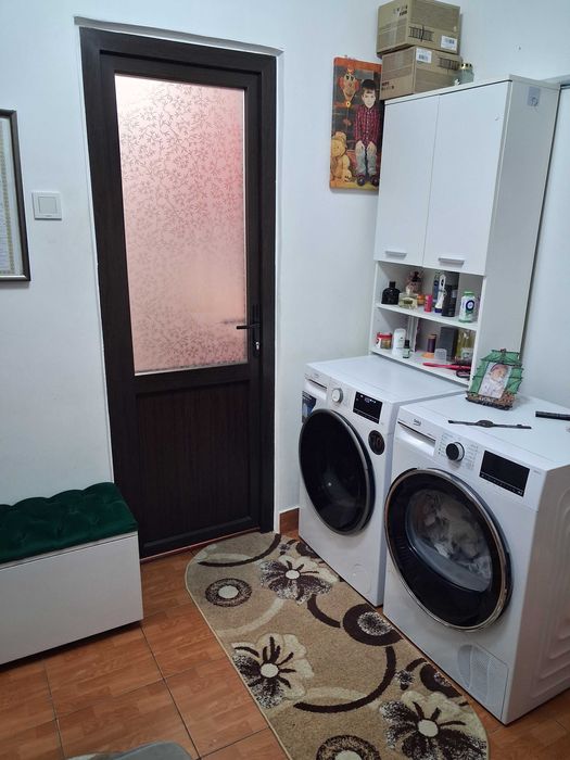 Vand apartament Aninoasa 2 camere