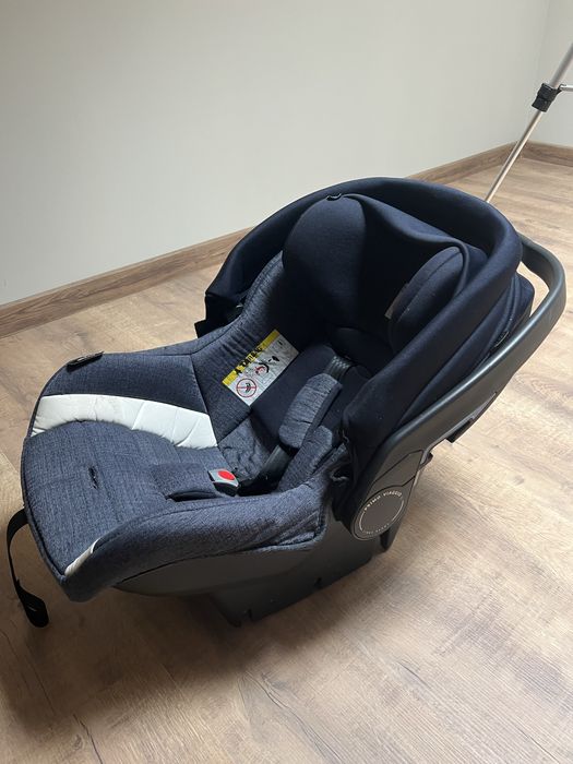 Столче за кола Peg perego и база isofix