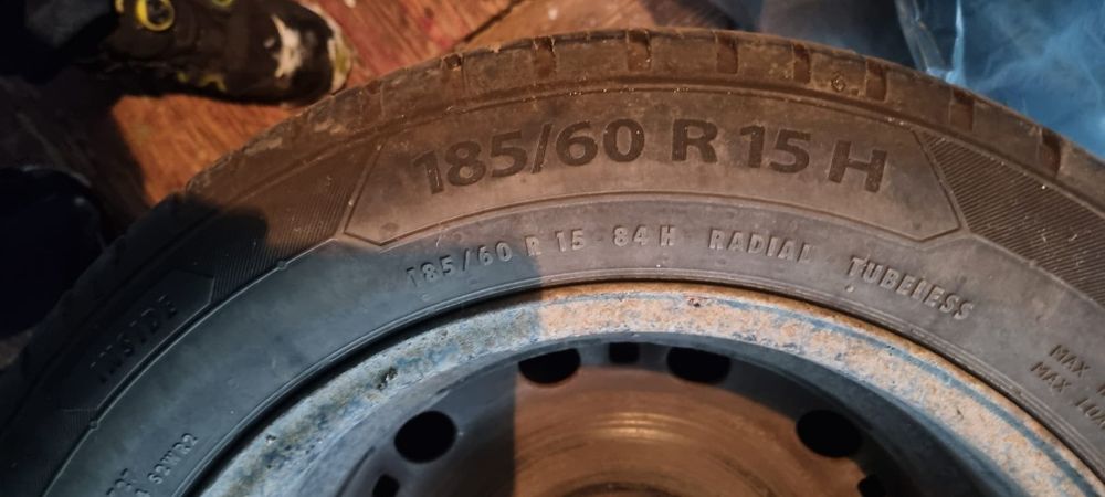 Set 4 anvelope de vară (plus jante) Barum 185/60 R15