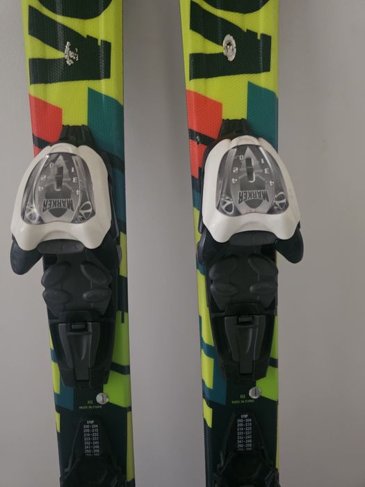 Vând schiuri copii 110cm