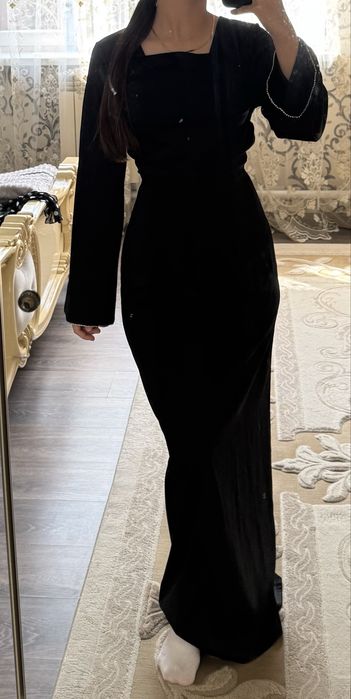 Черное платье на корсете