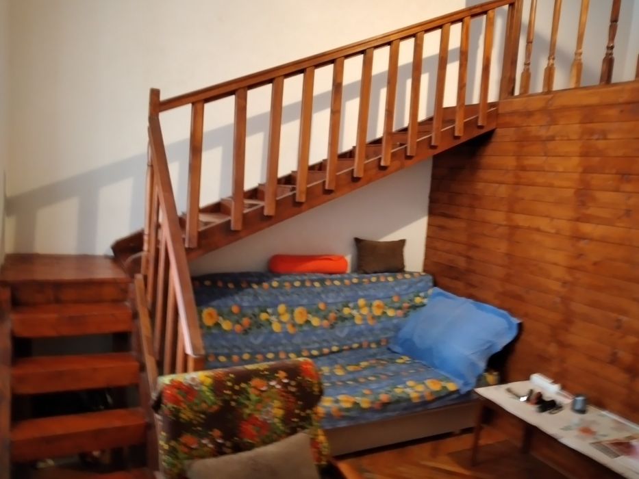 Vând sau schimb apartment o cameră situat in centru cu casă in localitatea Mândruloc  , Cicir  !