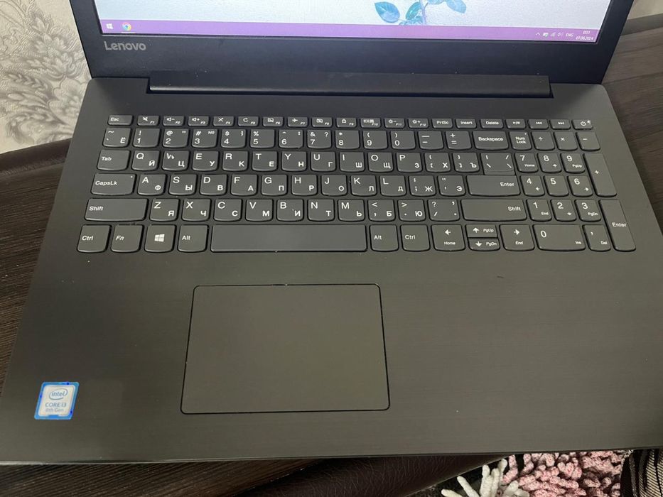 Ноутбук (core i3) в отличном состояний