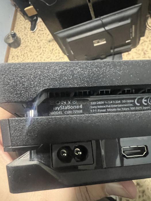 PS4 pro 1тб. Сотилади 32 телевизор билан бирга.