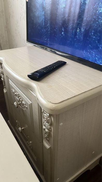 Tumbochkasi 2 ta , remont qiladigan joylari bor, krovat kotta