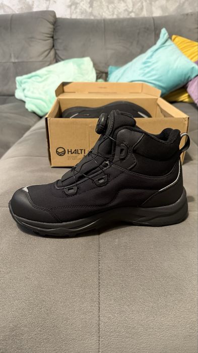 Incaltaminte impermeabila de drumetie Halti