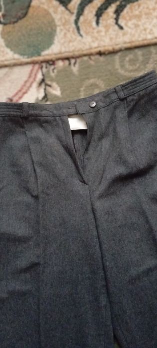 Pantaloni dama din stofa de lână