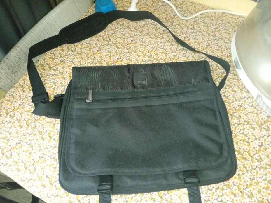 Чанта за лаптоп запазена