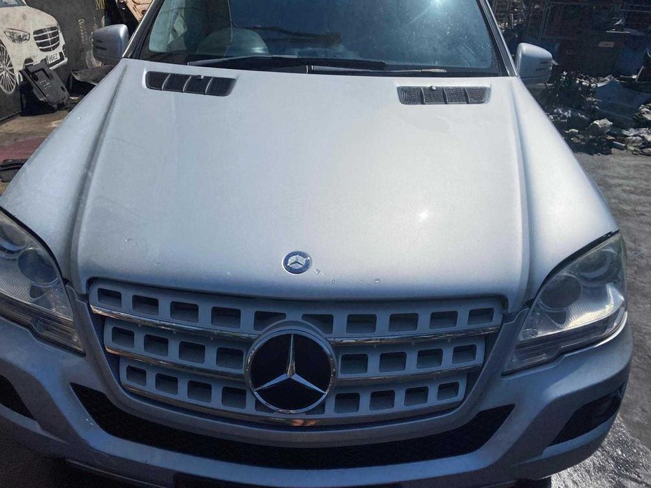 Dezmembrez mercedes ML w164 facelift/ml 350 cdi euro 5/bara ml/far ml/