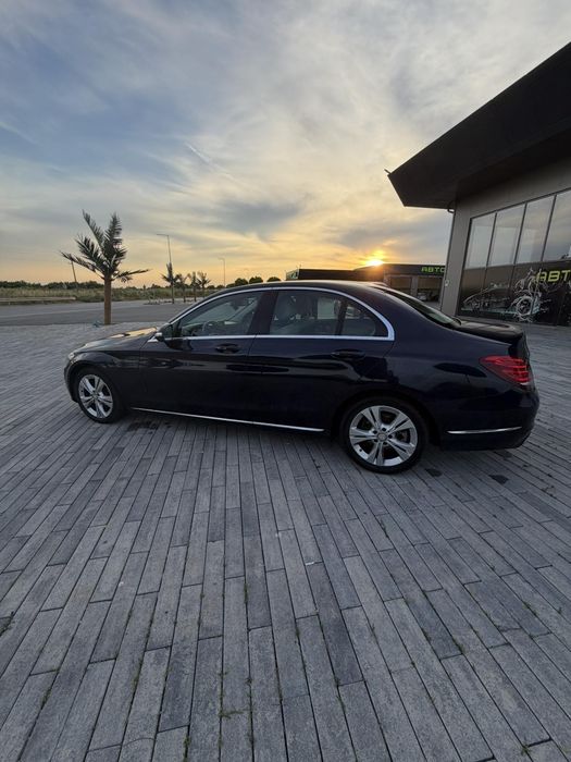 Mercedes benz C220d w205