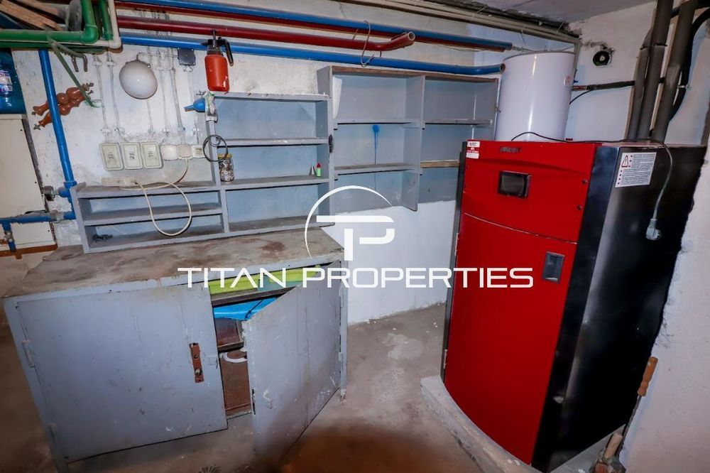 Дава се под наем Къща в с. Приселци, Област Варна - 550 кв.м за 450 € - Снимка #13