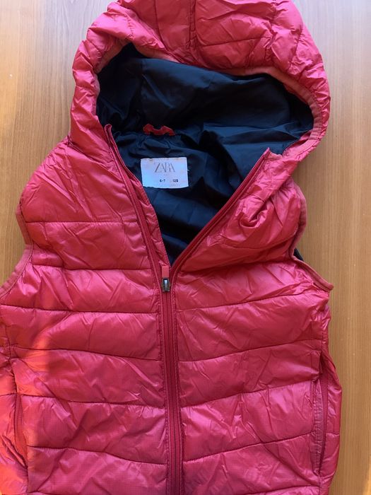 Vesta Zara baieti,purtata foarte putin,marime 120