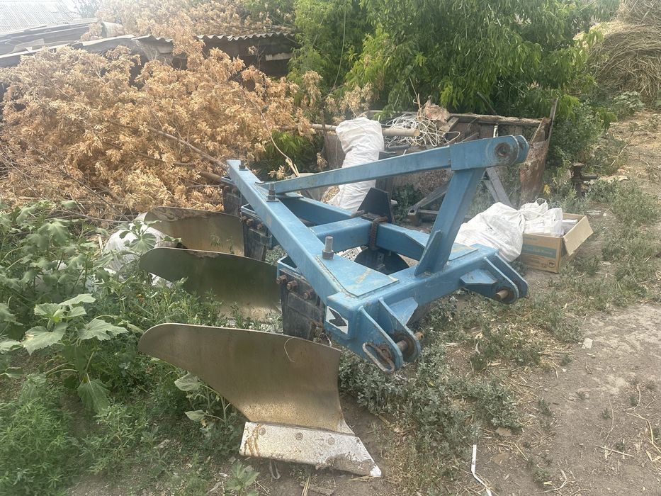 Продам плуг………..