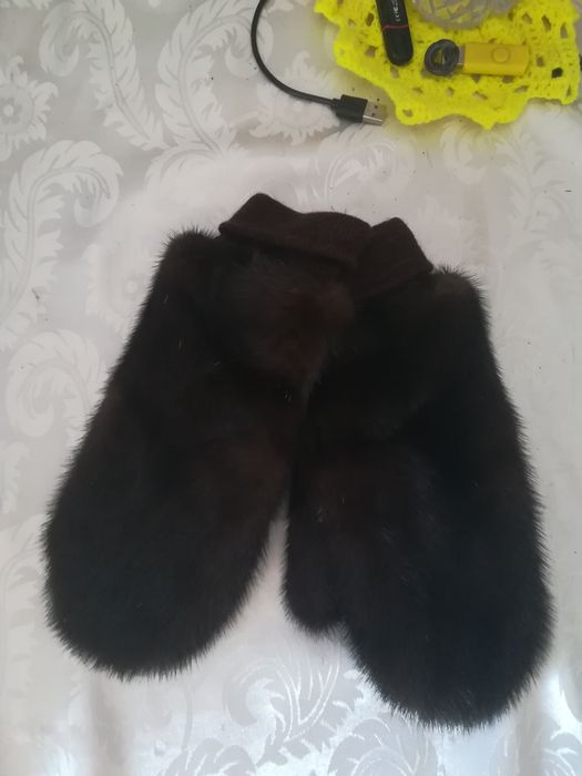 Варежки из норки новые
