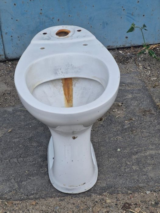 Продается унитаз.