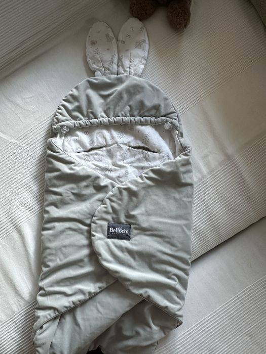 Бебешки принадлежности помпа за кърма Medela MomCozy, раница Ergobaby , стерилизатор Philips Avent , везна , гимнастика Tiny Love , шишета Haakaa