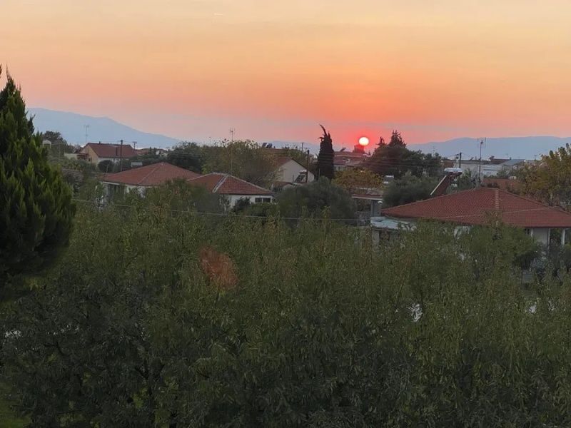 ПРОДАВА ! Самостоятелна къща в Паралия Офринио