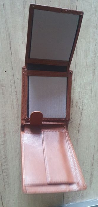 Portofel nou maro