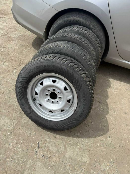 175/70/R13 Шины Nokian + диски 4*98