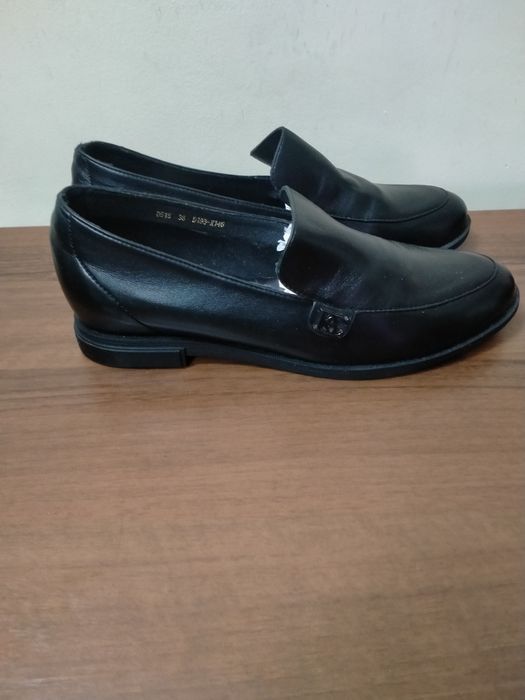 Продам женскую обувь