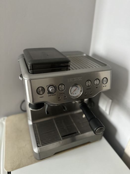 кофемашина Bork C804
