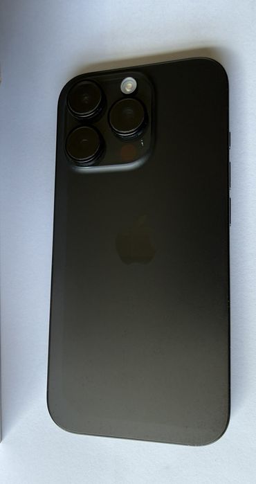 Iphone 16 pro black titanium