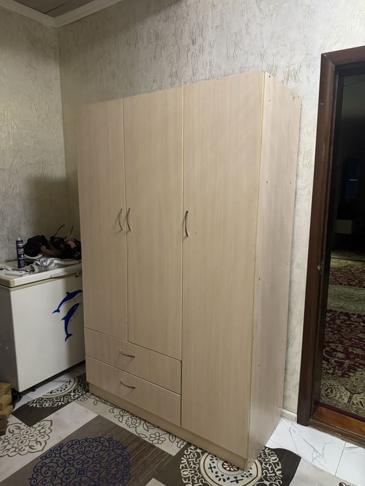 Шкаф 3 дверный ,есть торг!!!