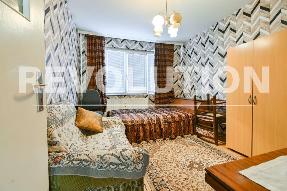 Тристаен апартамент в ж.к. Разсадника.