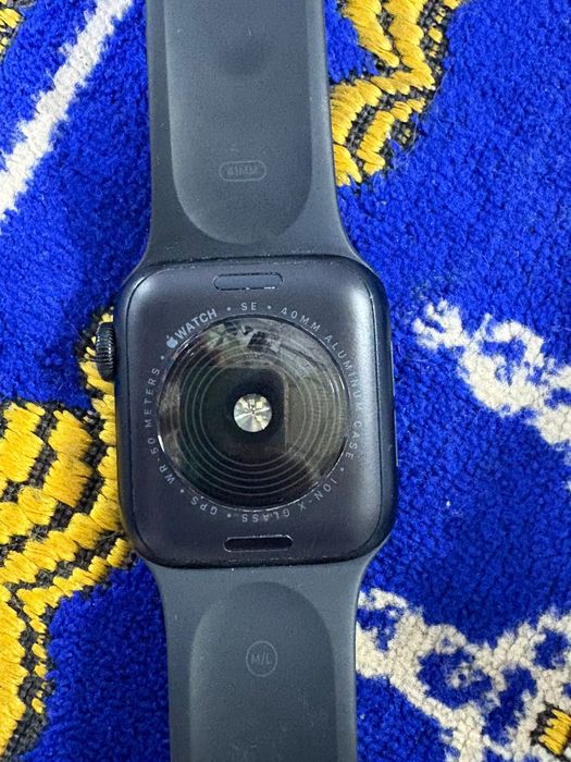 Продам Apple Watch SE .40mm.
