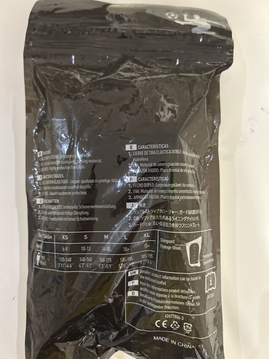 Футбольные щитки adidas Predator, новые