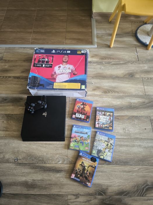 PlayStation 4 pro impecabil +5 jocuri