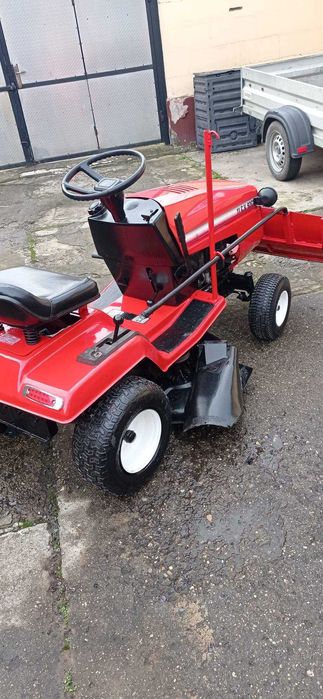 tractoras tuns iarba cu lama de zapada , motor 11 cp brigs sttaton